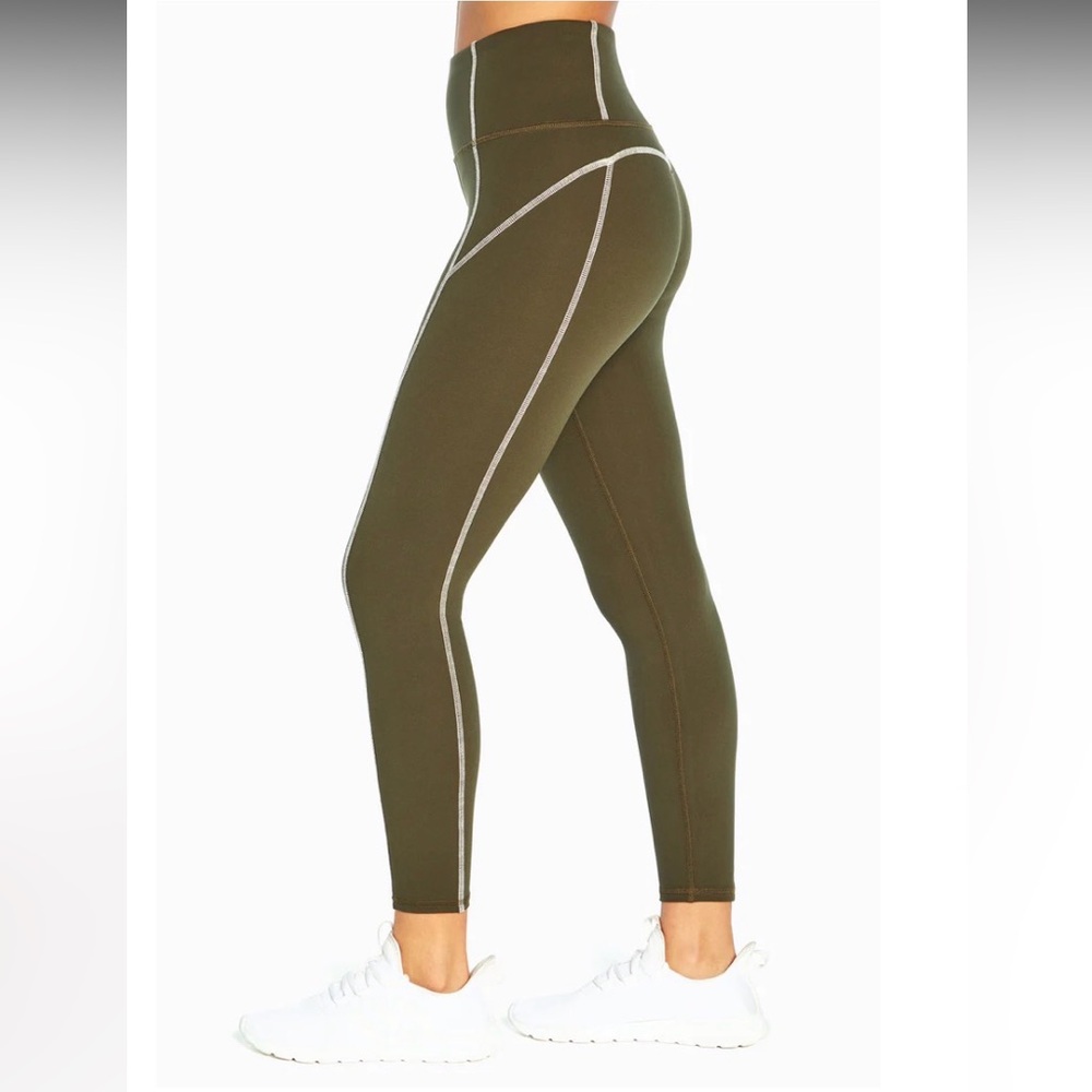 CYCLE HOUSE Womens Medium Olive Green Leggings 7/8 length Zip Pocket - Picture 2 of 11